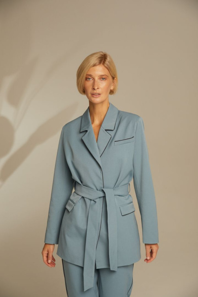 Костюм с кантами