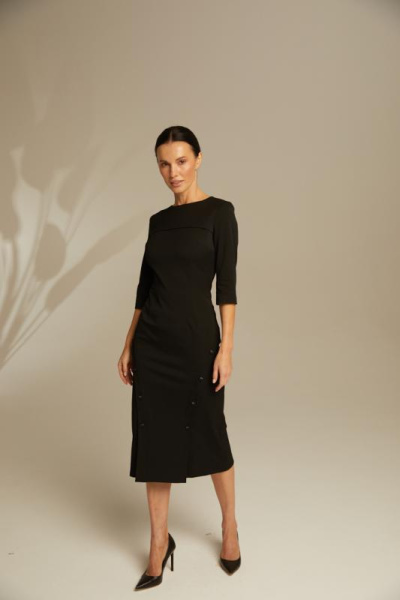 Платье с обтяжными пуговицами