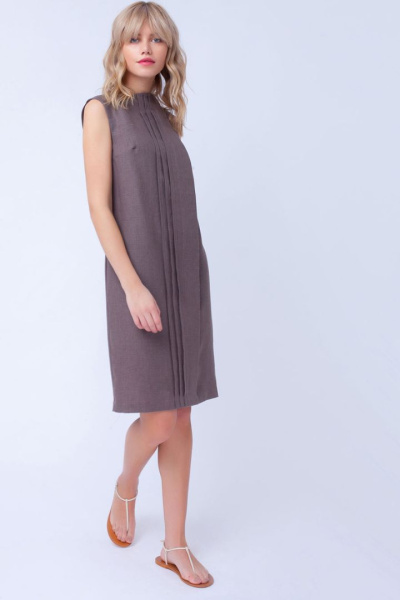 Льняное платье прямого силуэта