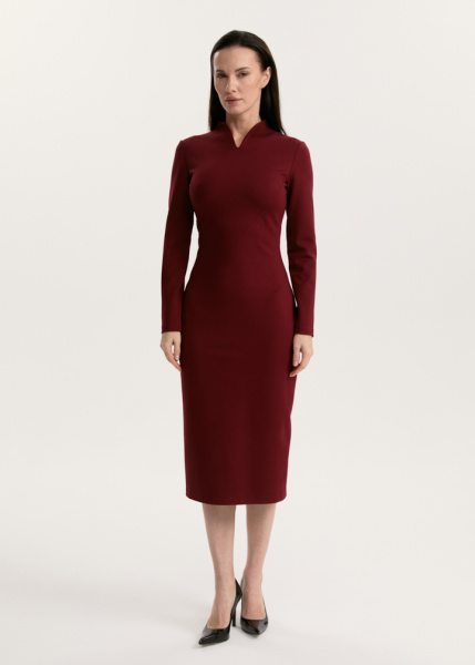 Платье с воротником стойка