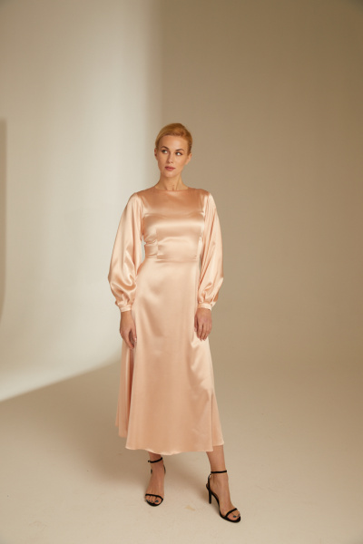 Классическое платье из атласа