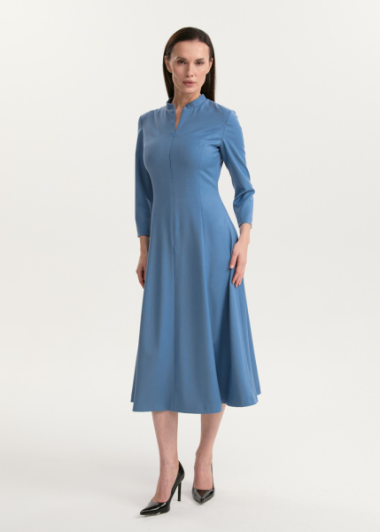 Платье с расклешенной юбкой