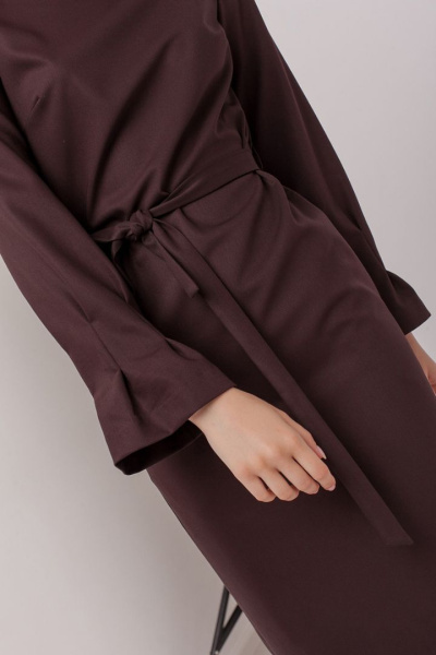 Приталенное платье