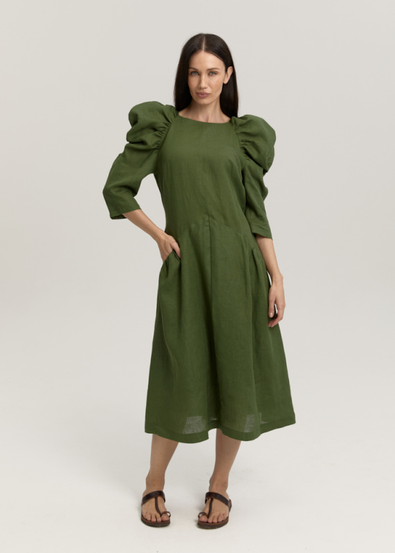 Платье с объемными рукавами 