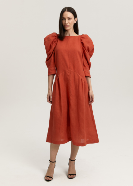 Платье с объемными рукавами 