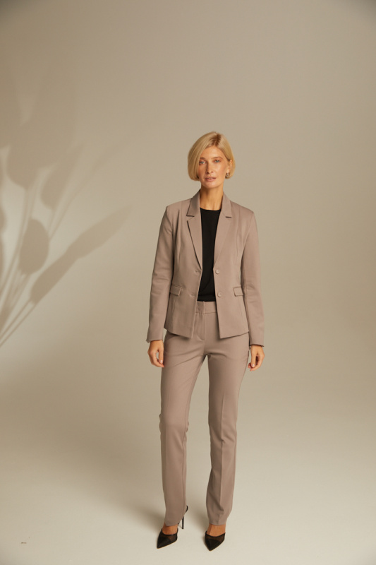 Приталенный жакет