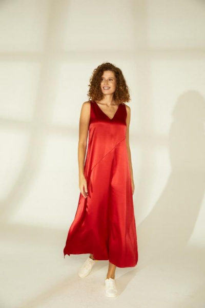 Атласное платье в бельевом стиле