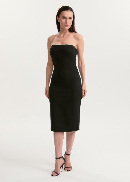 Платье с открытыми плечами