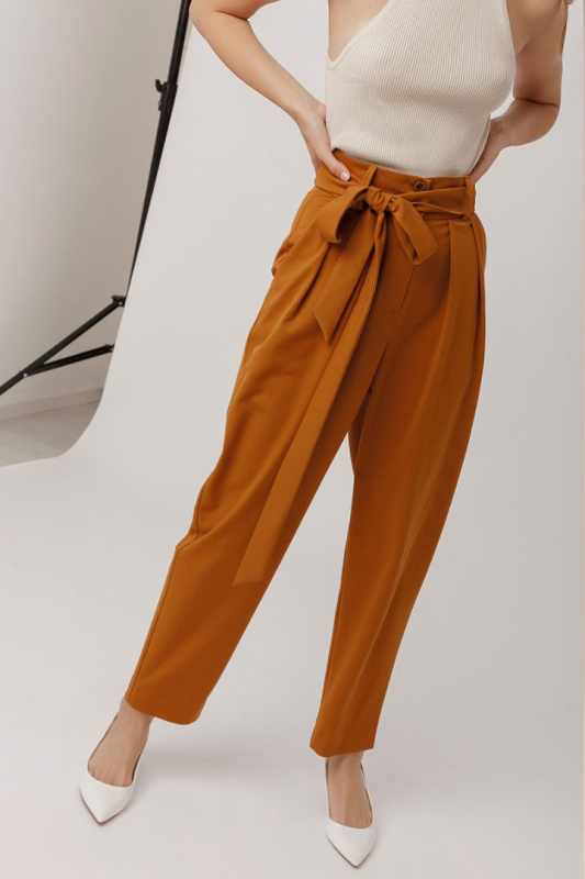 Брюки на высокой посадке