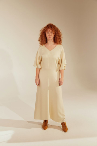 Платье с V-образным вырезом	