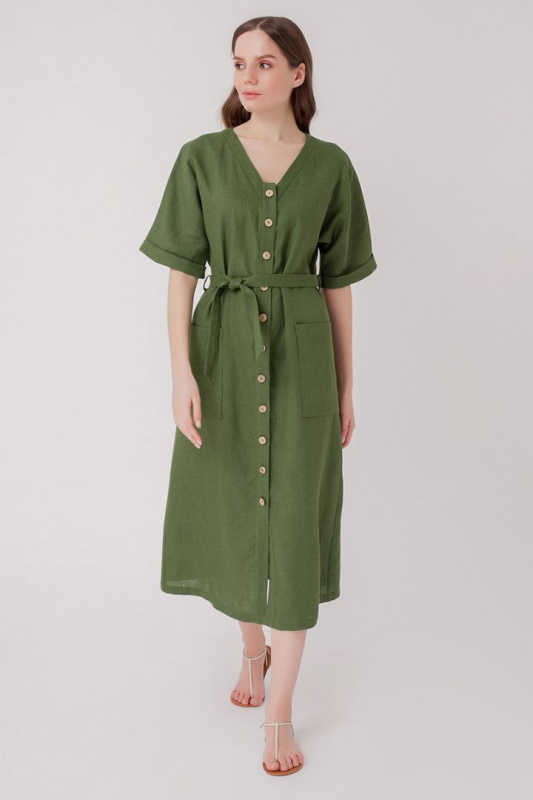 Приталенное платье изо льна