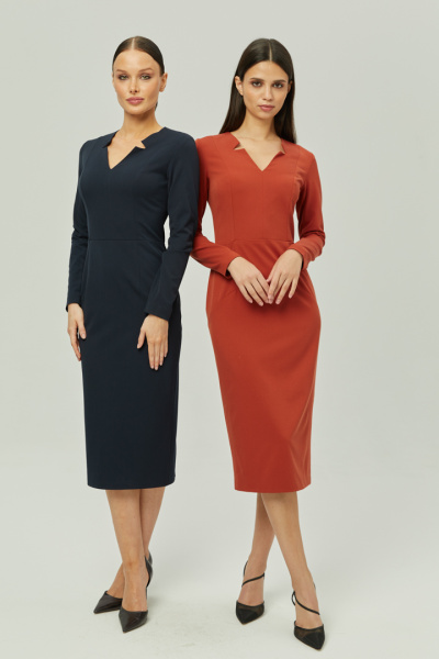 Платье с V-образным вырезом Платье с V-образным вырезом