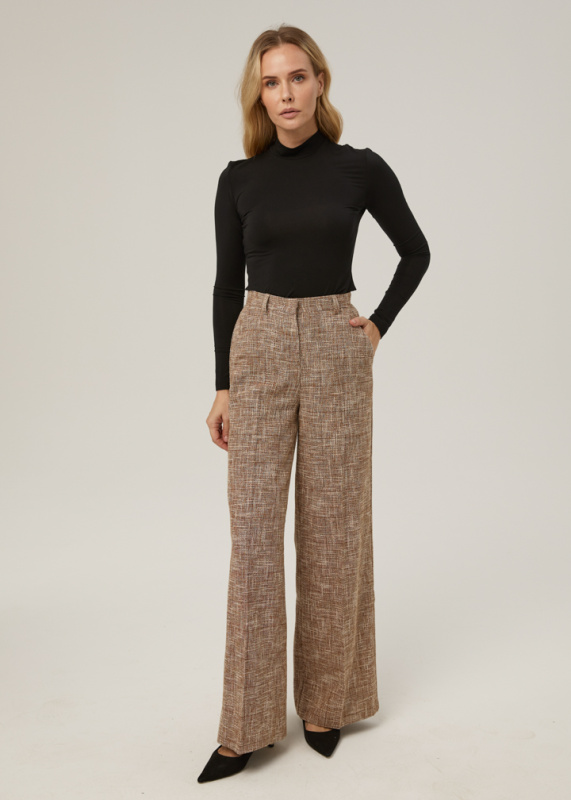 Расклешенные брюки