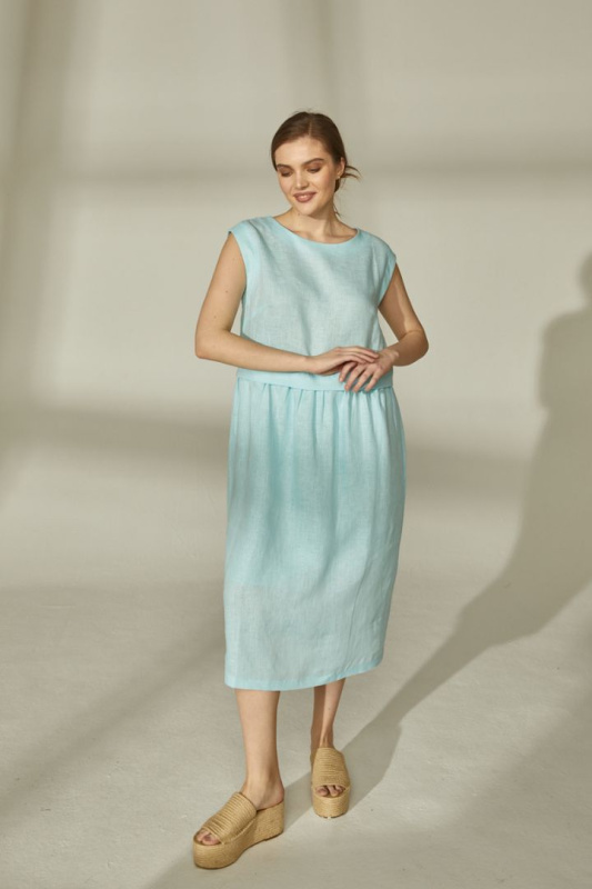 Льняное платье свободного кроя