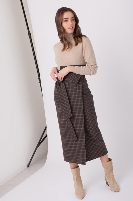 Юбка на запах с высокой посадкой