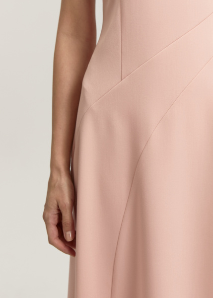 Платье с раклешеной юбкой 