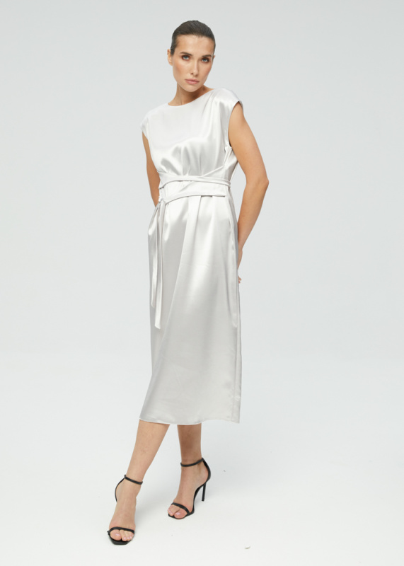 Платье из атласа