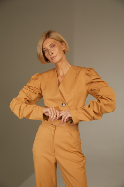 Жакет с объемными рукавами