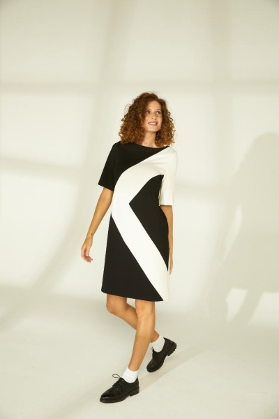 Двуцветное платье А-силуэта