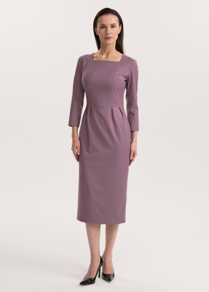 Платье с вырезом каре